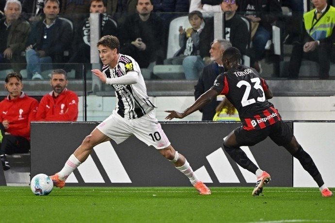 米体：尤文即将任命科莫利为首席执行官，全面掌控俱乐部运营（米体：尤文接近任命科莫利为CEO，俱乐部运营将由其全面负责）