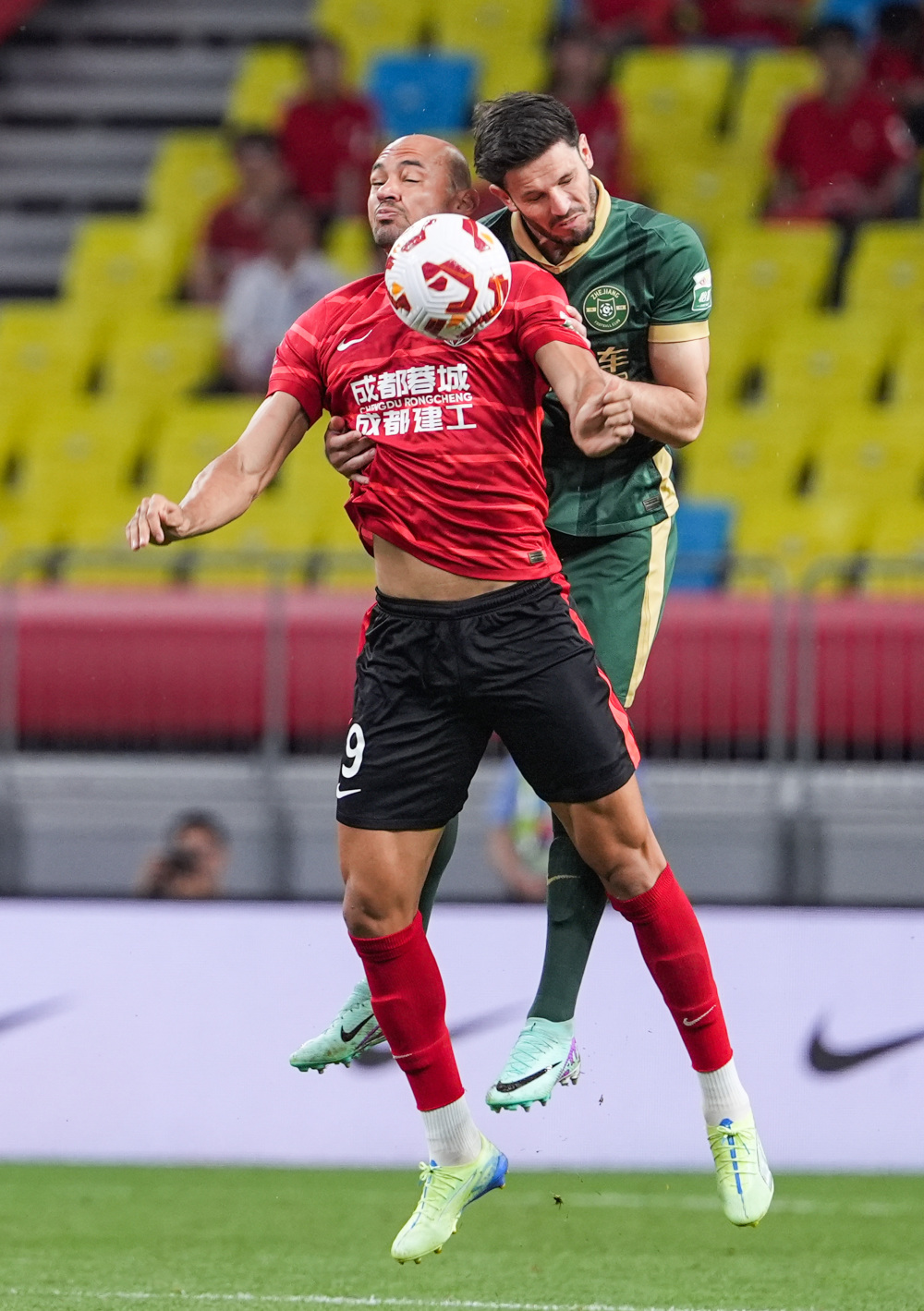 德甲战报：基尼洛斯1射1传，奥格斯堡2-0战胜勒沃库森（德甲：基尼洛斯传射建功，奥格斯堡2-0力克勒沃库森）