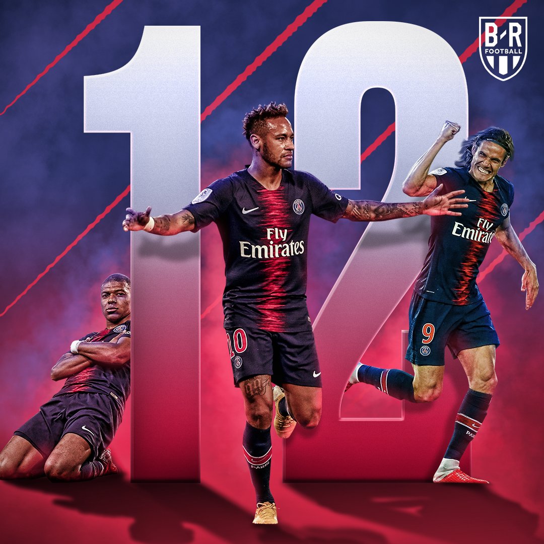 足坛曝出重磅转会，多队加入抢人大战（足坛传出重磅转会，多队掀起抢人风暴）