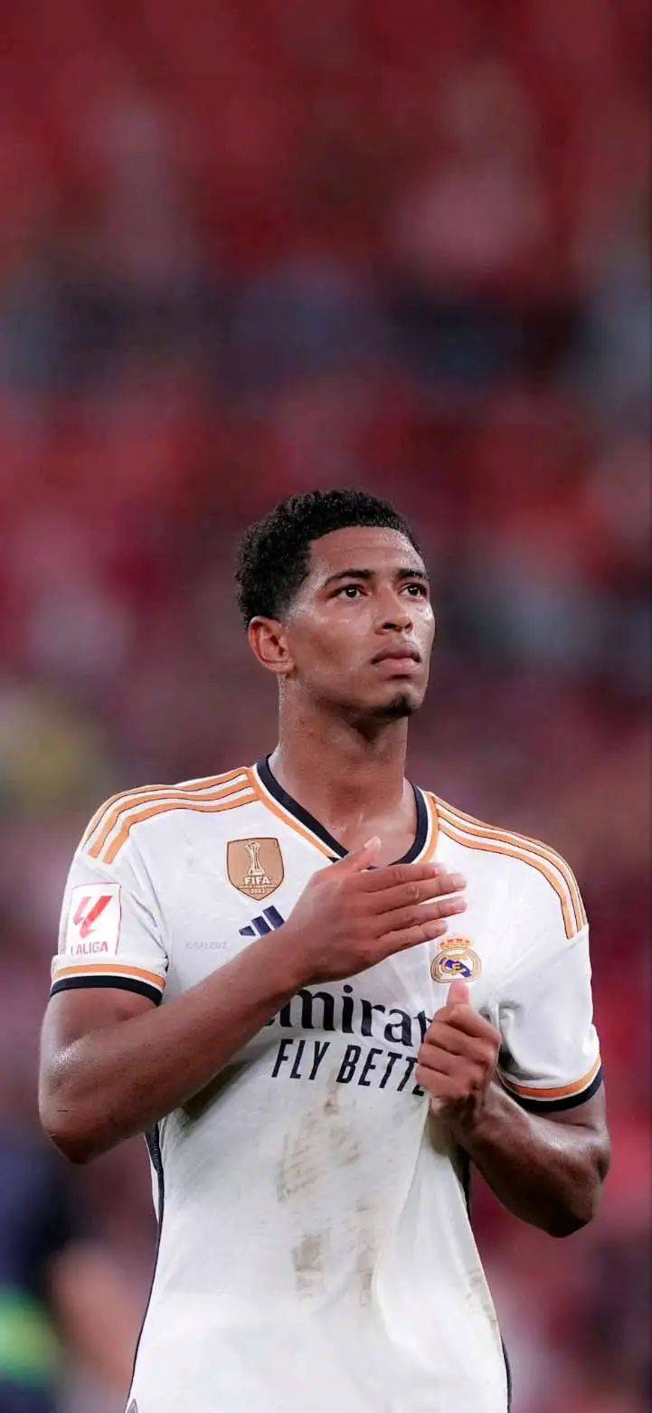 阿隆索：罗德里戈在禁区里倒地，裁判没看回放挺让人惊讶的（阿隆索：罗德里戈禁区倒地，裁判未回看VAR令人意外）