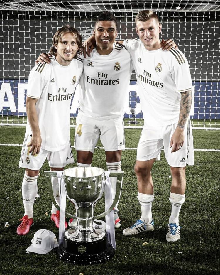 TA：阿隆索世俱杯期间曾进行钓鱼测试，发现更衣室有人泄密（TA称阿隆索在世俱杯期间进行“钓鱼”测试，证实更衣室存在泄密）