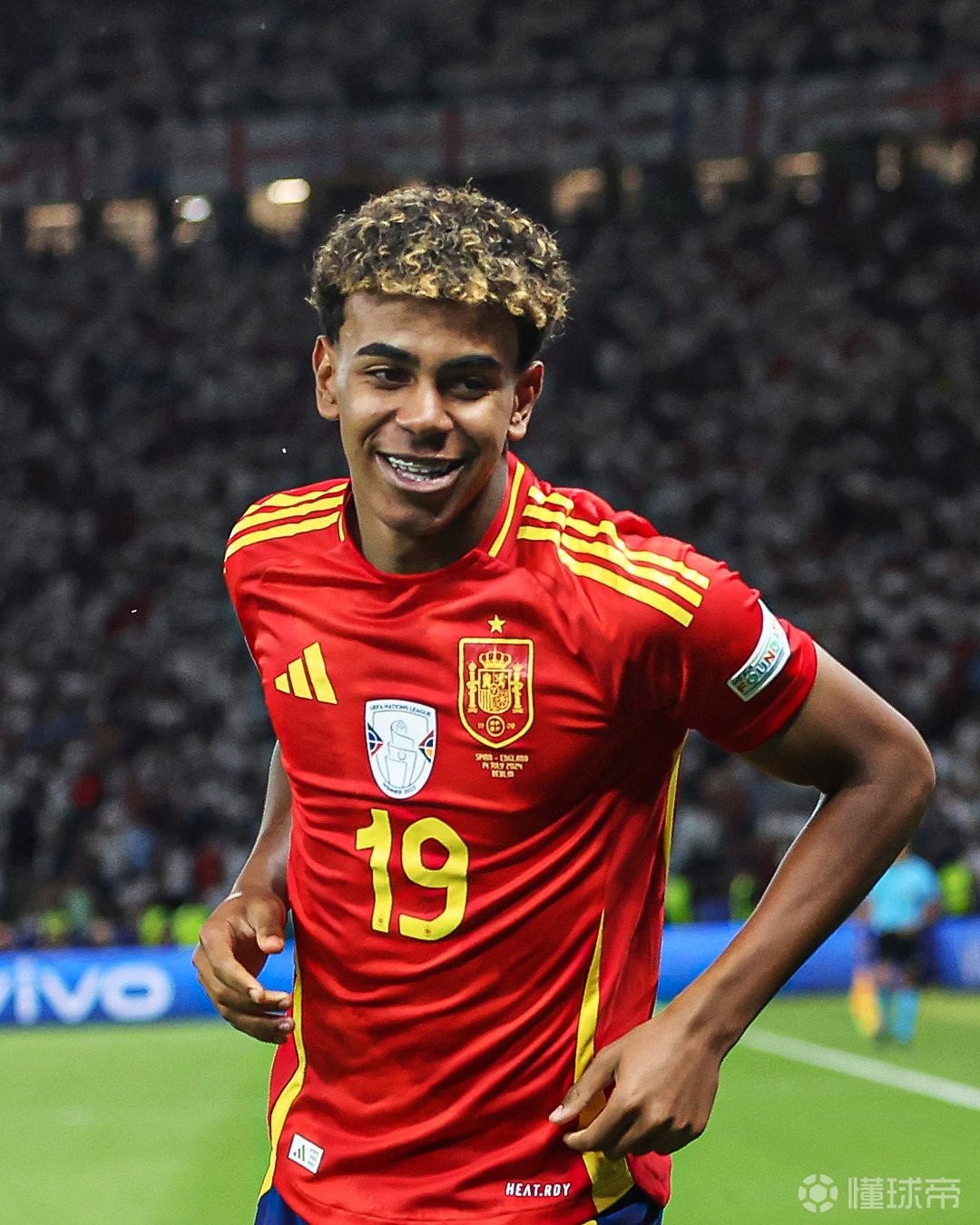 热刺短传渗透锋利如刃（热刺短传渗透刀锋般犀利）