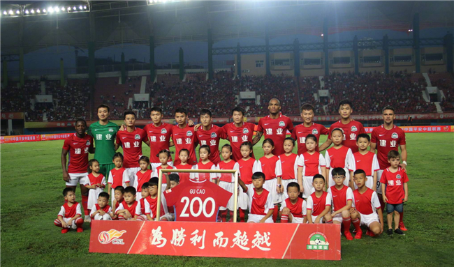 劳塔罗：很激动追平马佐拉的纪录，没想到自己能达到如此成就（劳塔罗：追平马佐拉纪录让我激动万分，未曾料到自己能取得如此成就）