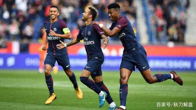 博主：客战广岛三箭申花远征军约300人，而且带着鼓（博主：申花客场挑战广岛三箭，约300名远征军随队携鼓助威）