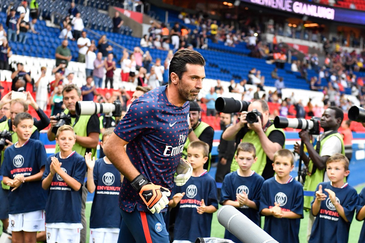 梅西壁画在孟买揭幕，他将于周日访问该城市（孟买揭幕梅西壁画，梅西周日将到访）