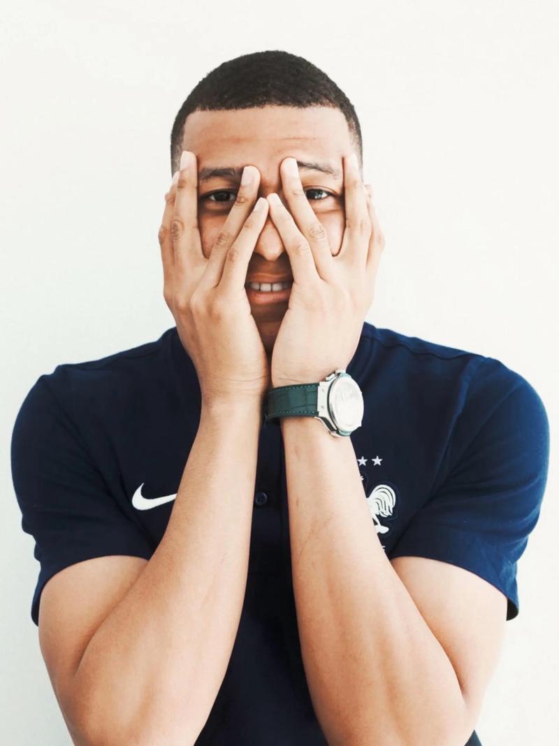 意媒：后防线凯利或将离队，尤文图斯已再次关注基维奥尔（意媒：后卫凯利或将离队，尤文图斯再度关注基维奥尔）