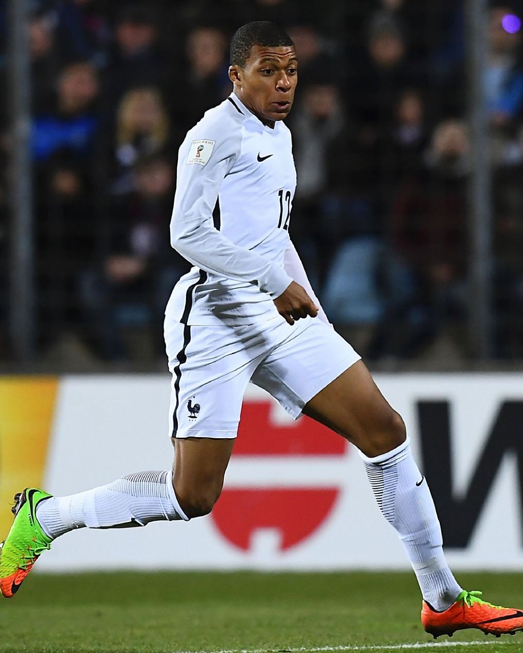 瓦尔迪的早餐和队友不一样，主教练：文化不同，需求也不同（瓦尔迪的早餐与队友不同，主教练：文化不同，需求各异）